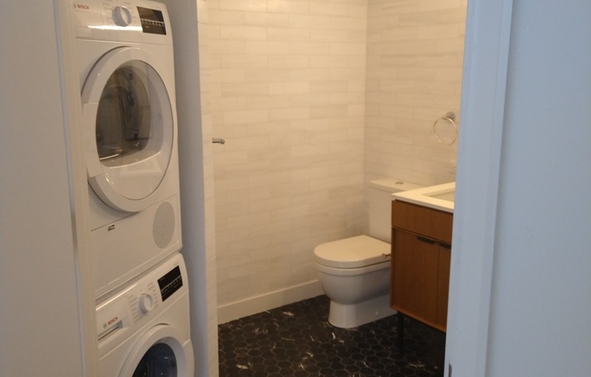 1 bed, 1 bath, 594 sqft, $4,963, Unit 1212