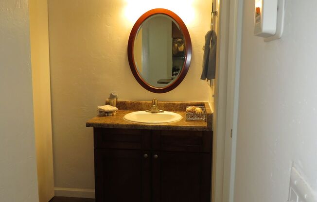 Studio, 1 bath, 413 sqft, $879, Unit 370