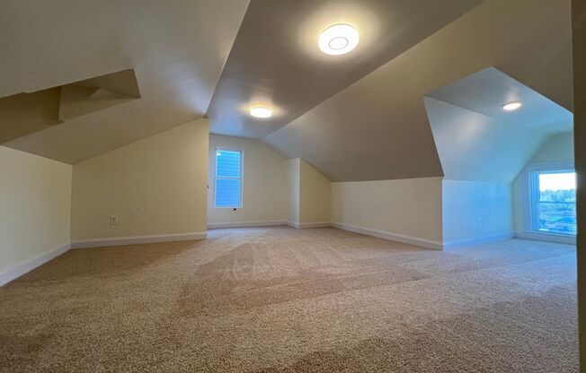 2 beds, 1 bath, $1,295, Unit Floor 2