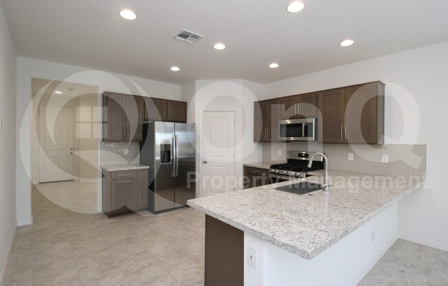 8810 W PASADENA AVE