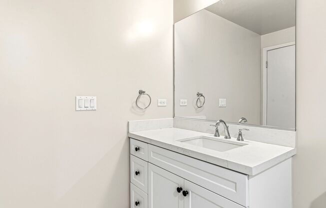 Studio, 1 bath, 828 sqft, $2,775, Unit 105