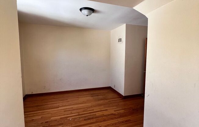 5864-5864A N. 42nd St.