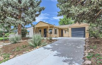 Beautiful 2 Bedroom 1 Bath With Bonus Room - University Hills