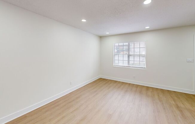 3 beds, 2.5 baths, 1,510 sqft, $1,650, Unit 27-D