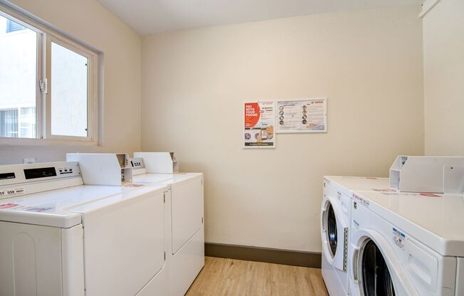 Studio, 1 bath, 329 sqft, $2,295, Unit 27-03