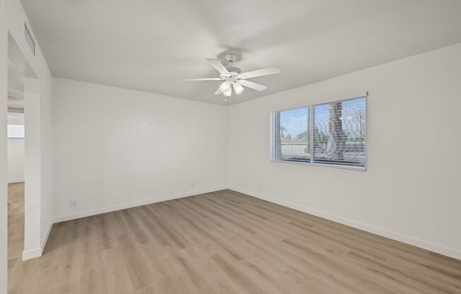 2 beds, 1 bath, 935 sqft, $1,599, Unit 01