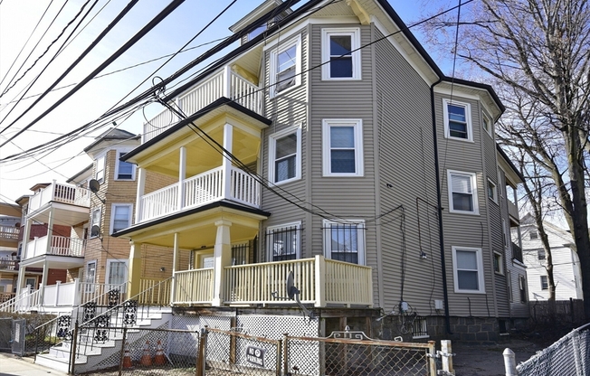 3 beds, 1 bath, 1,175 sqft, $3,100, Unit 2