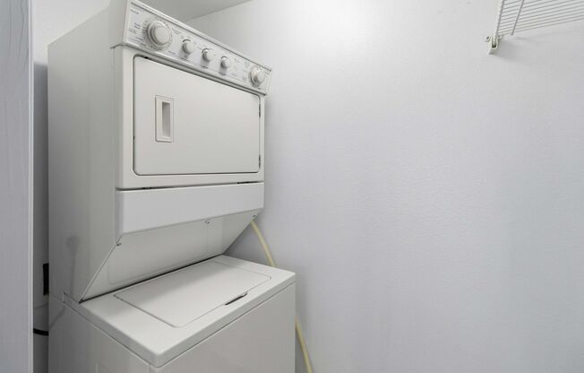 2 beds, 2 baths, $2,795, Unit Unit 1013