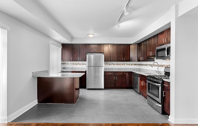 2 beds, 2 baths, 900 sqft, $2,650, Unit 509