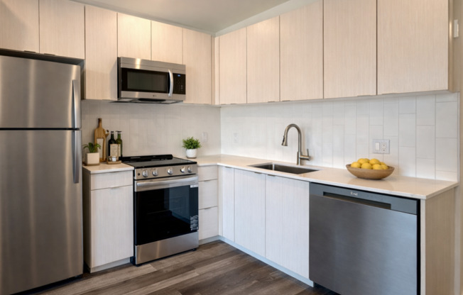Studio, 1 bath, 329 sqft, $1,595, Unit 309