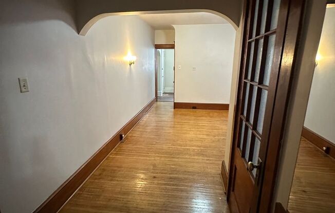 1 bed, 1 bath, $1,075