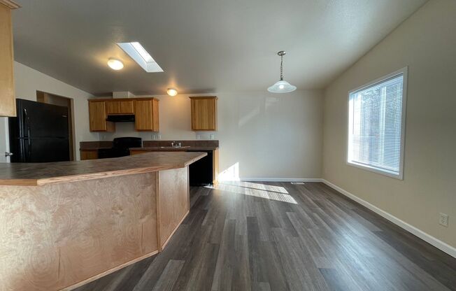 Evergreen Place Condominiums!! 2327 108th St E !!