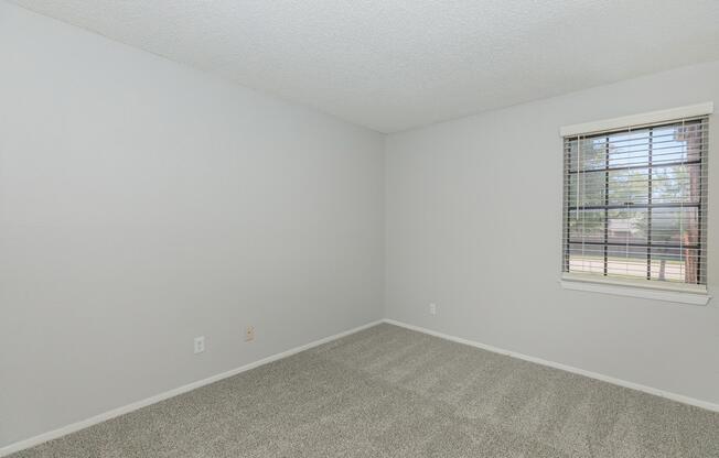 2 beds, 1 bath, 954 sqft, $1,710