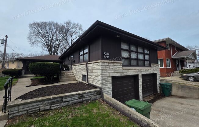 Spacious and updated 2 bedroom 1 bathroom Duplex