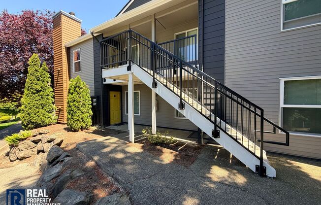 Charming 2-Bedroom Condo in Kent – Ground Floor Living with Modern Upgrades!