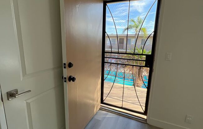 1 bed, 1 bath, 900 sqft, $2,022, Unit 381-35