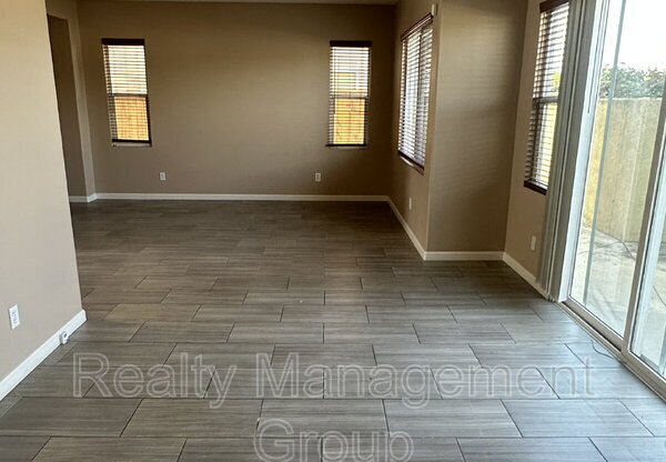 2303 WISTERIA WAY