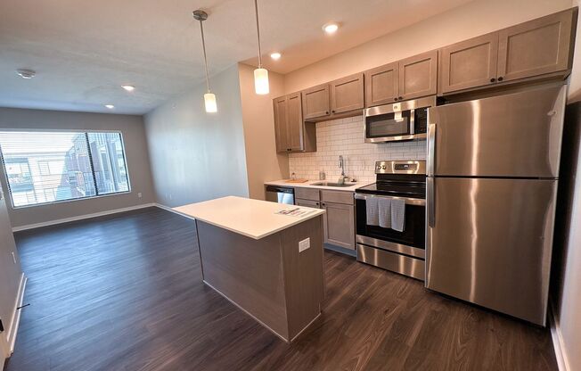 Studio, 1 bath, 580 sqft, $1,099, Unit 517