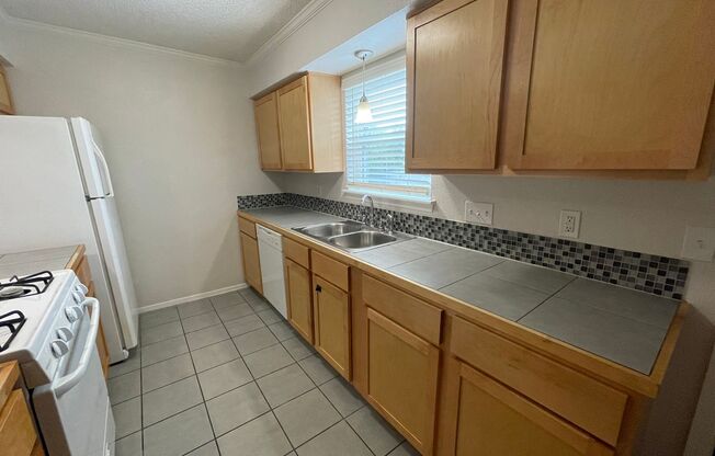 3 beds, 2 baths, 1,287 sqft, $1,600, Unit ABB-1-113