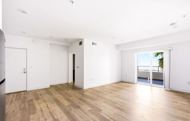 2 beds, 2 baths, 1,037 sqft, $2,950, Unit 301