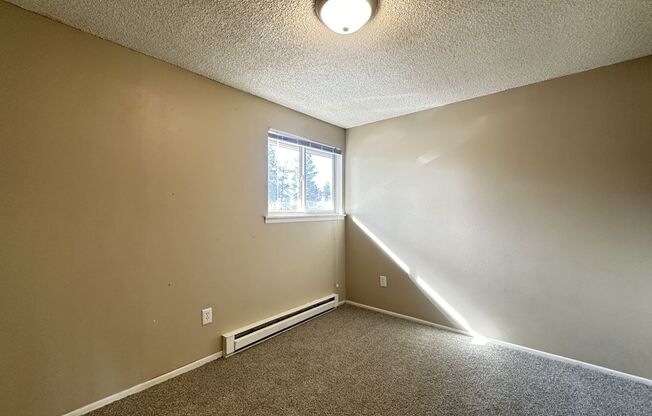 2 beds, 1 bath, 780 sqft, $1,275, Unit 125