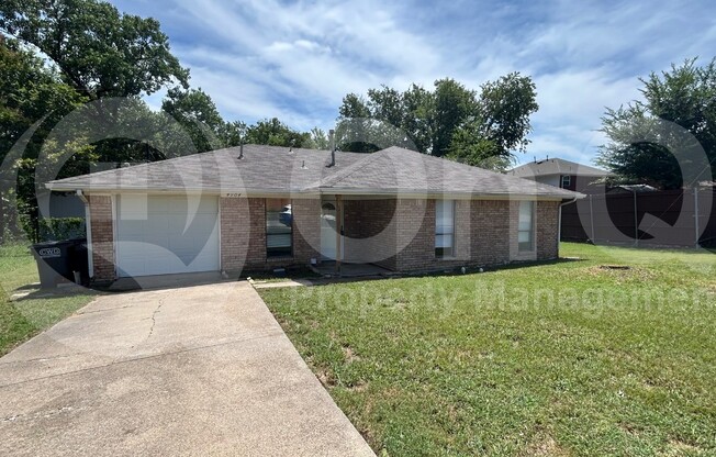 4904 BROOKHOLLOW DR