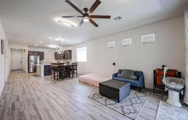 Be the first Renter in thisWelcome to this modern 3-bedroom, 2-bathroom home in Phoenix, AZ!