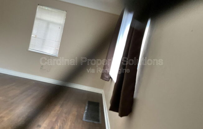 1 bed, 1 bath, $750, Unit A