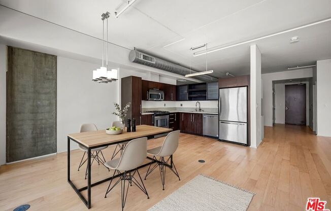 1 bed, 1 bath, 1,030 sqft, $3,200, Unit 1410