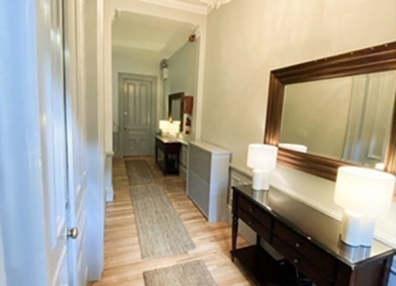 3 beds, 1.5 baths, 1,100 sqft, $5,795, Unit 18