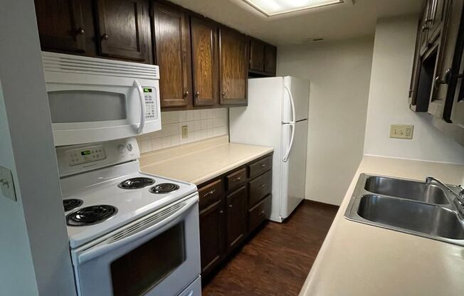 2 beds, 1.5 baths, 1,400 sqft, $1,175, Unit 900 N 21st - Apt. #6