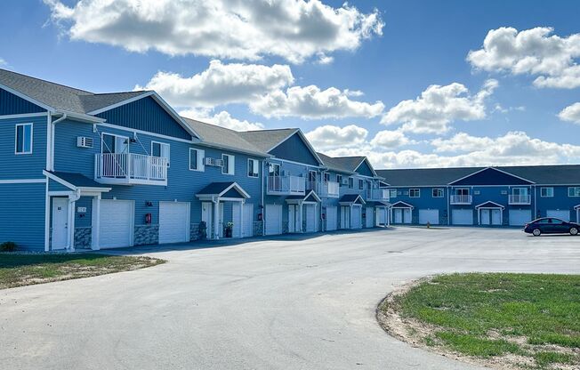 2 beds, 1 bath, 1,039 sqft, $1,395, Unit CH 1136-86