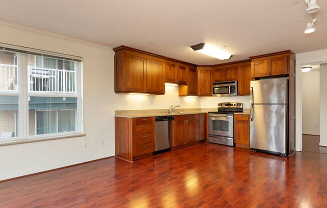 2 beds, 2 baths, 856 sqft, $3,395, Unit #501