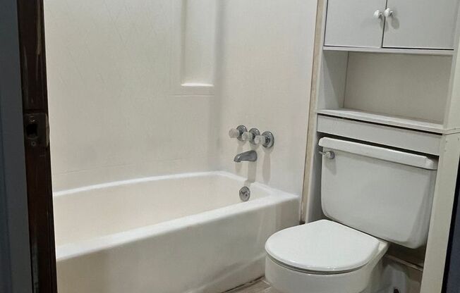 $995 - 3 bed 1 bath - Single Family Home