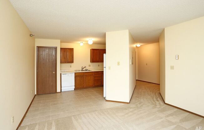 2 beds, 1 bath, $850, Unit Unit 11