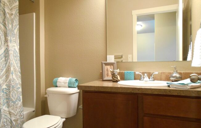 1 bed, 1 bath, 650 sqft, $1,330, Unit 2-102