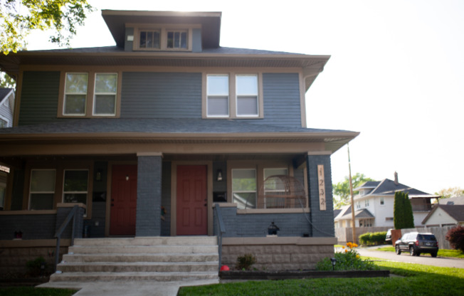 1230 N LASALLE ST