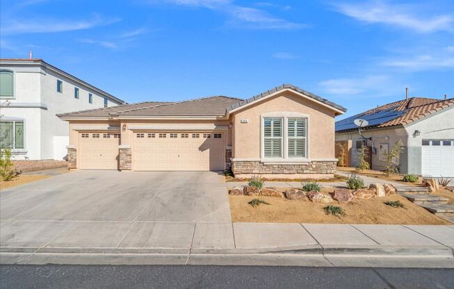 Expansive 4-bedroom Single Story in Henderson