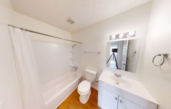 2 beds, 1 bath, 650 sqft, $725, Unit Unit 1