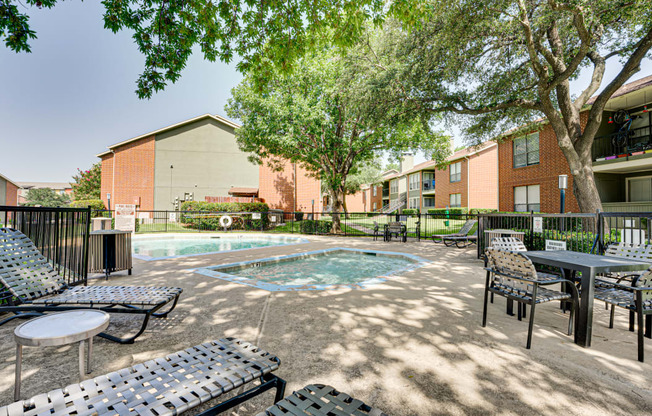 Hot Tub at Bardin Oaks, Arlington