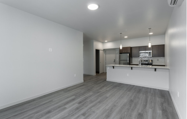3 beds, 2 baths, 1,281 sqft, $2,295, Unit B307