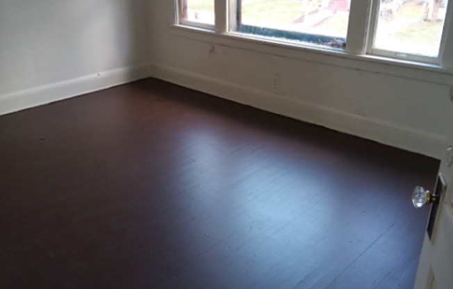 Get $300 off your first month’s rent– Ready for Move-In!