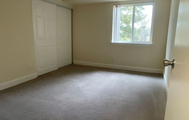 2 beds, 2 baths, 1,000 sqft, $1,975, Unit 14210 #302