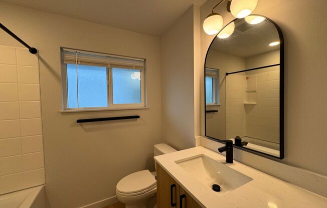 2 beds, 1 bath, $2,249, Unit Unit C