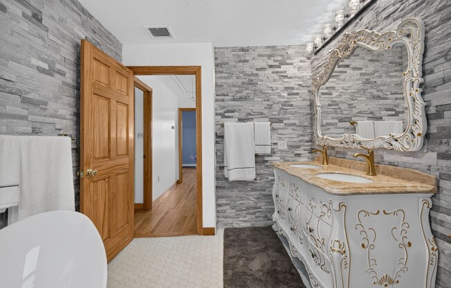 6 beds, 3 baths, 3,290 sqft, $6,500, Unit 0