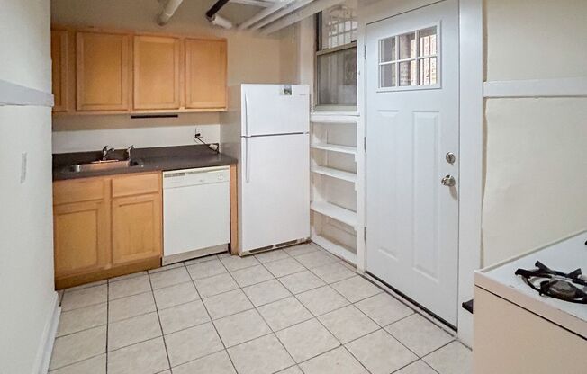 2 beds, 1 bath, 745 sqft, $1,950, Unit 1926-G