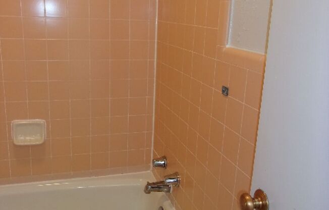 Studio, 1 bath, $650, Unit #29 Mountair Motel