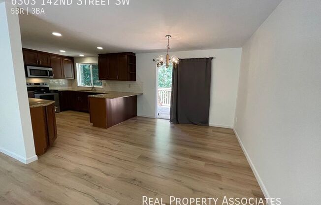 6303 142 ST SW