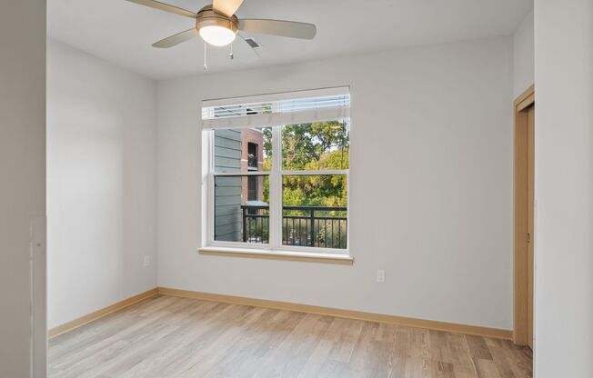 1 bed, 1 bath, 674 sqft, $1,090, Unit 411