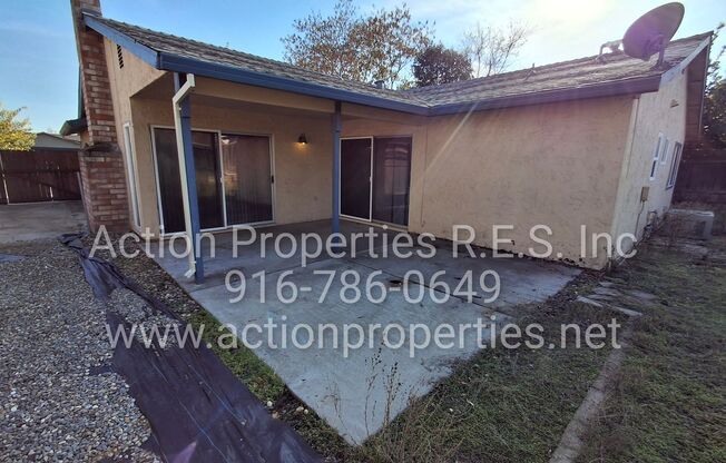 3 beds, 2 baths, $2,495